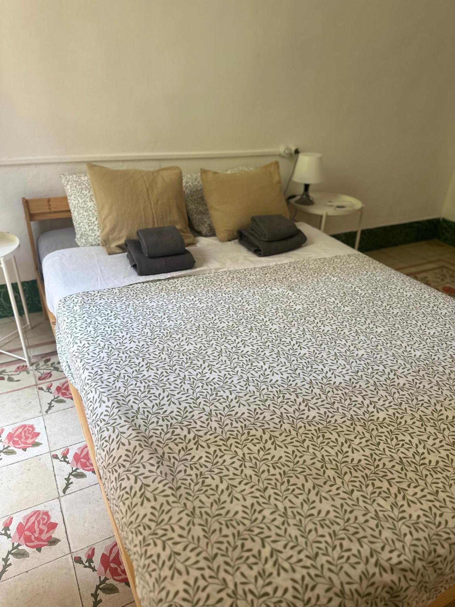 Habitacion Con Bano Privado 1 Cama De Matrimonio บาเลนเซีย ภายนอก รูปภาพ